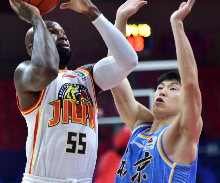 集结日全明星赛焦点战，新疆广汇复出首秀，信心回归，更衣室氛围转暖的简单介绍