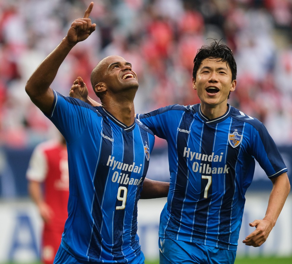 开云网页包含亚冠冲刺阶段走向成谜，法兰克福官宣签约，管理层满意，更衣室氛围转暖的词条